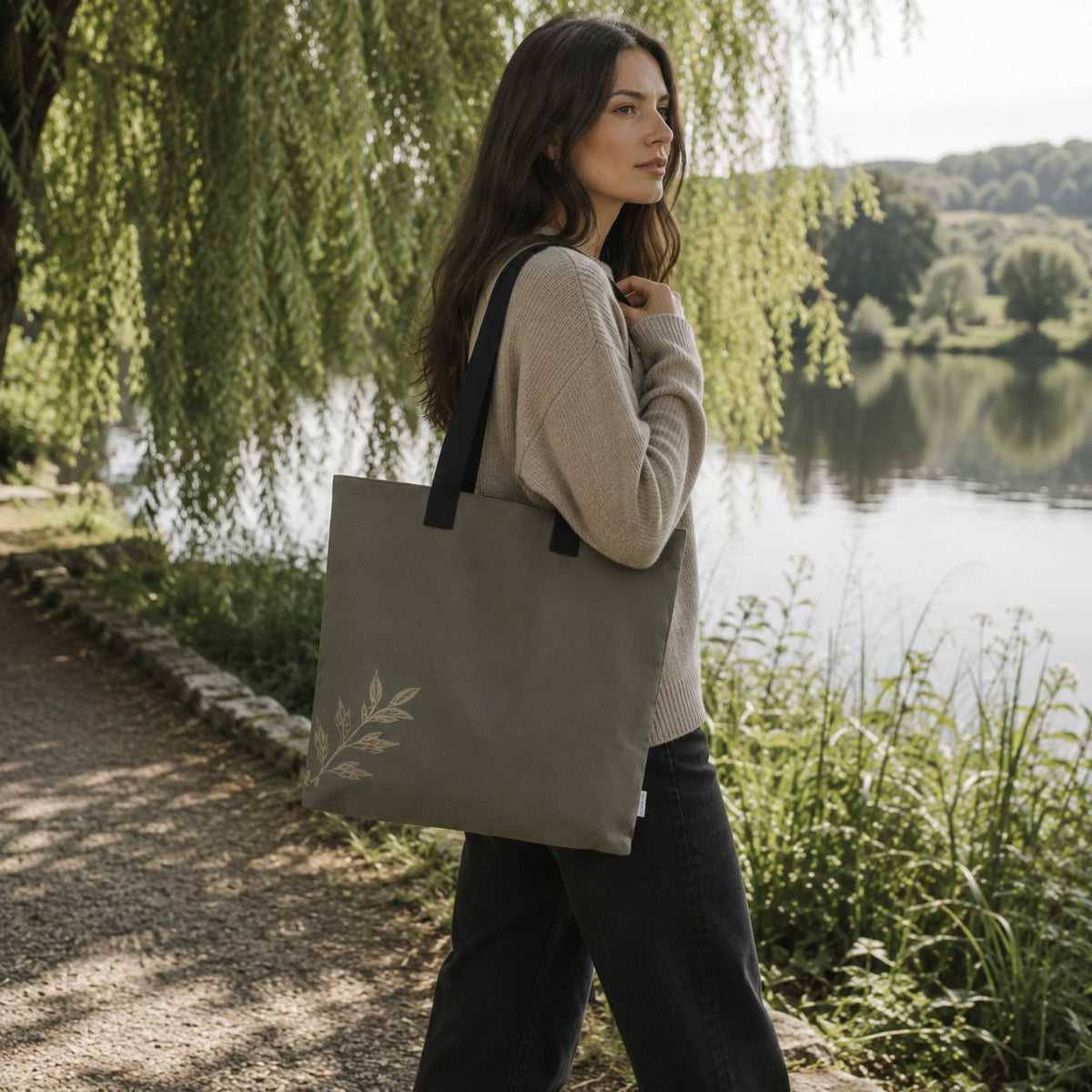 The Signature Willow Tote Bag Forest